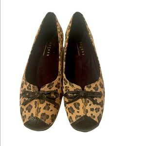 Access Leopard Design Flat Shoes Size 6M
